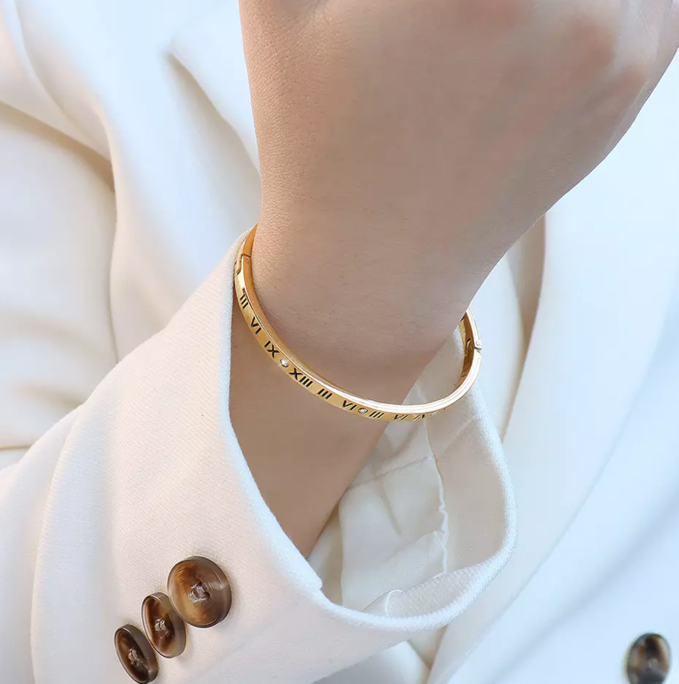 Roman number Engraved Gold Bracelet/Bangle